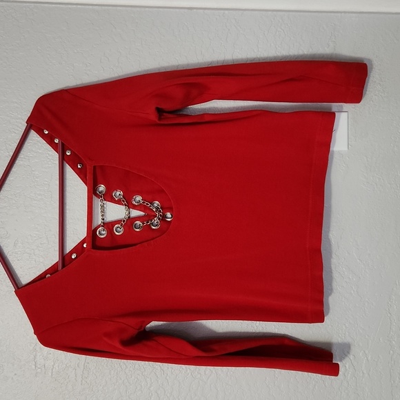 Top - Picture 2 of 2